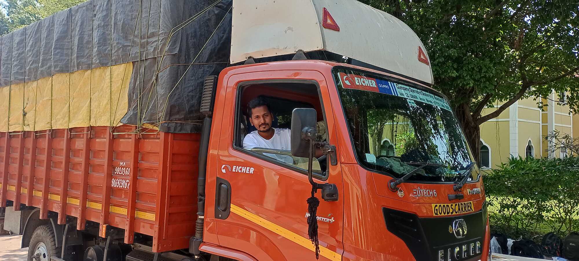 Eicher 12 ft long truck in Mumbai at ₹ 1,200 Session by Patil