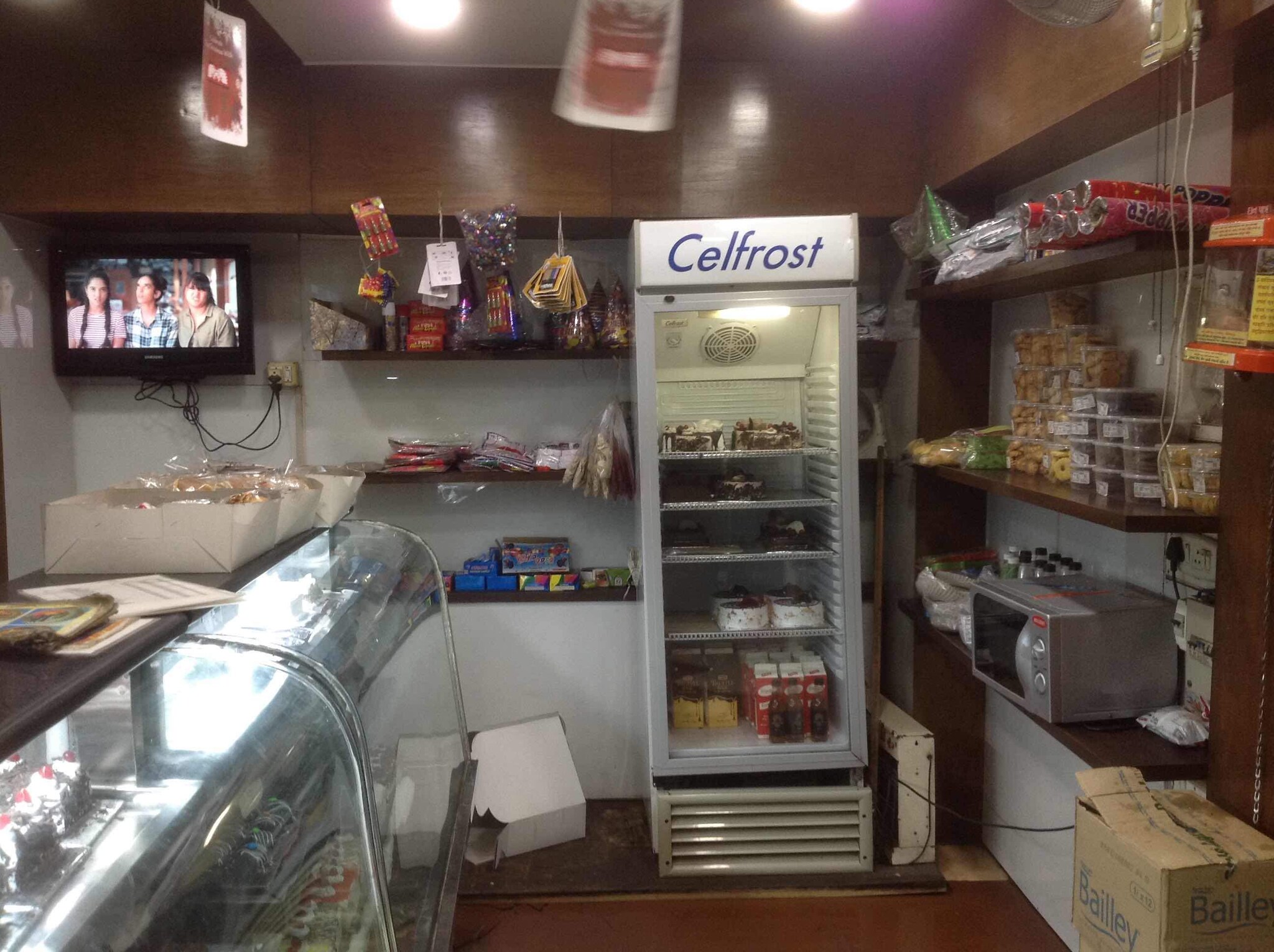 Share 141+ cakes and bakes maninagar latest kidsdream.edu.vn