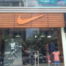 near me nike shop