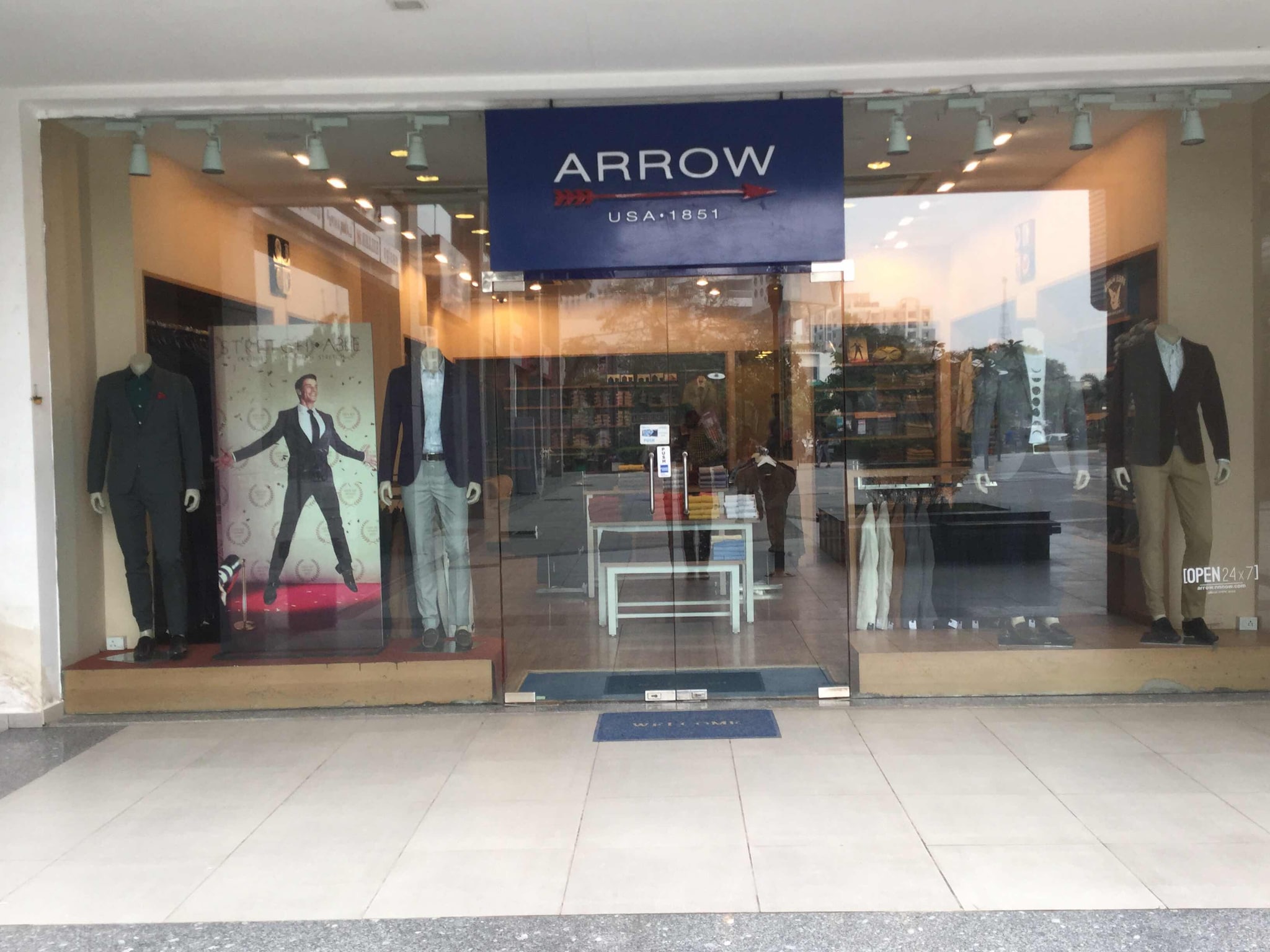 Arrow Stores : Get Upto 40% Off on Polos, T-shirts & More - 7 exclusive ...