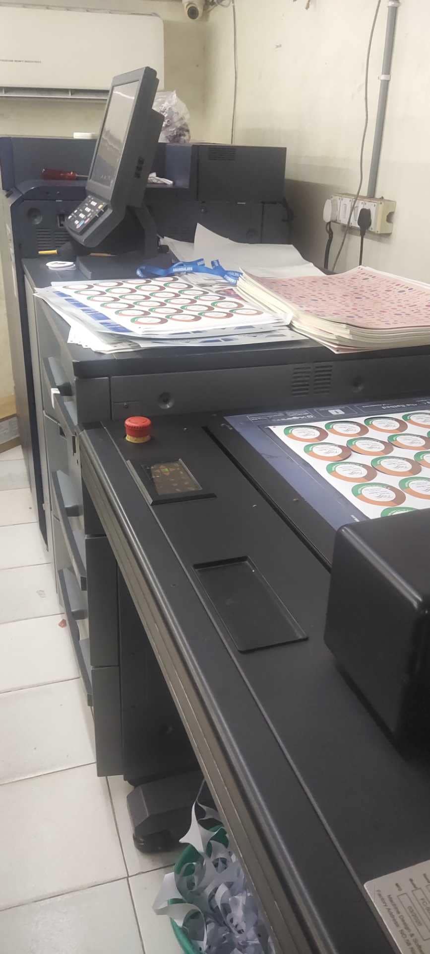 Universal Cards And Printers