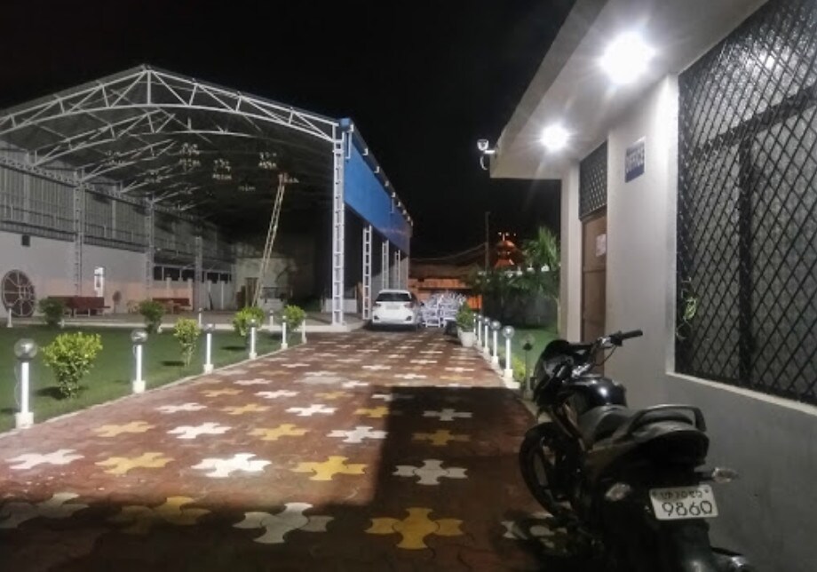 Palace Photos, Naini, allahabad Pictures & Images Gallery