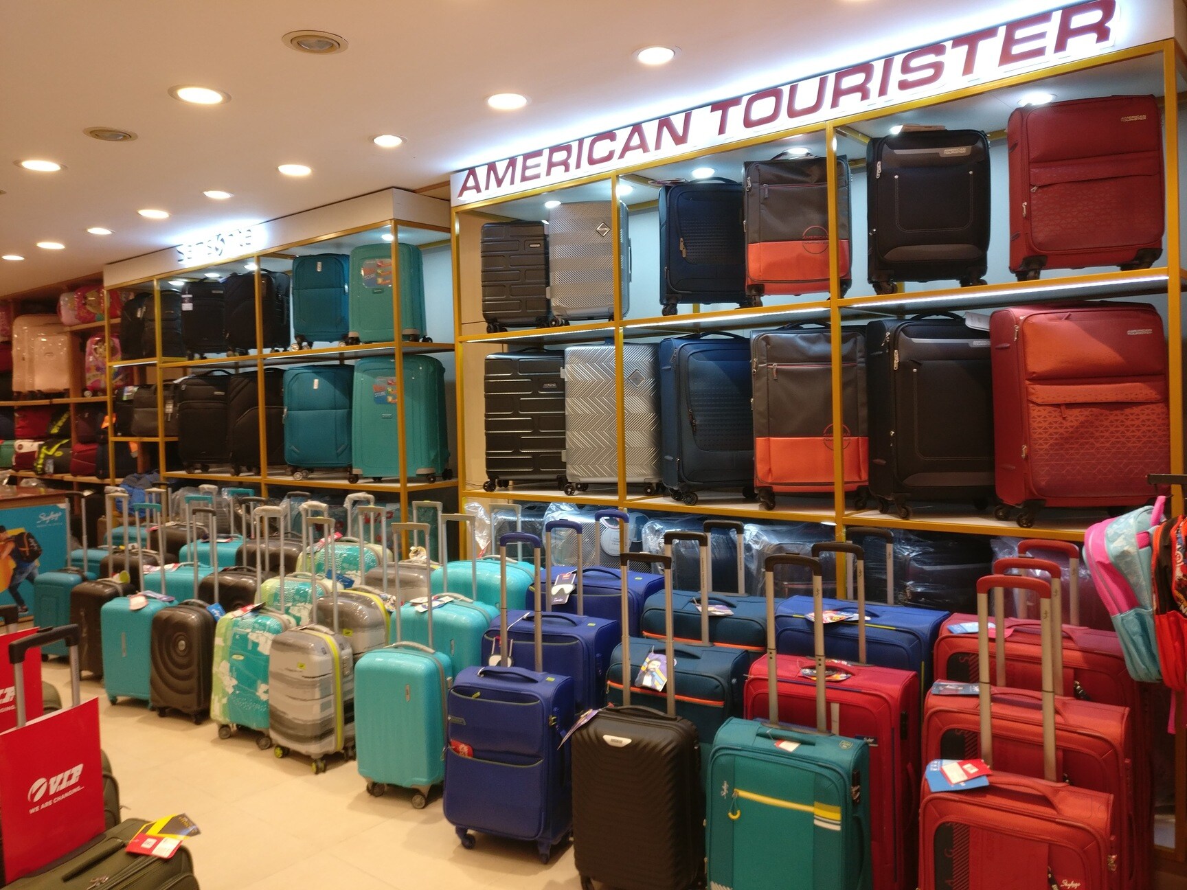 The luggage and bag shop clearance