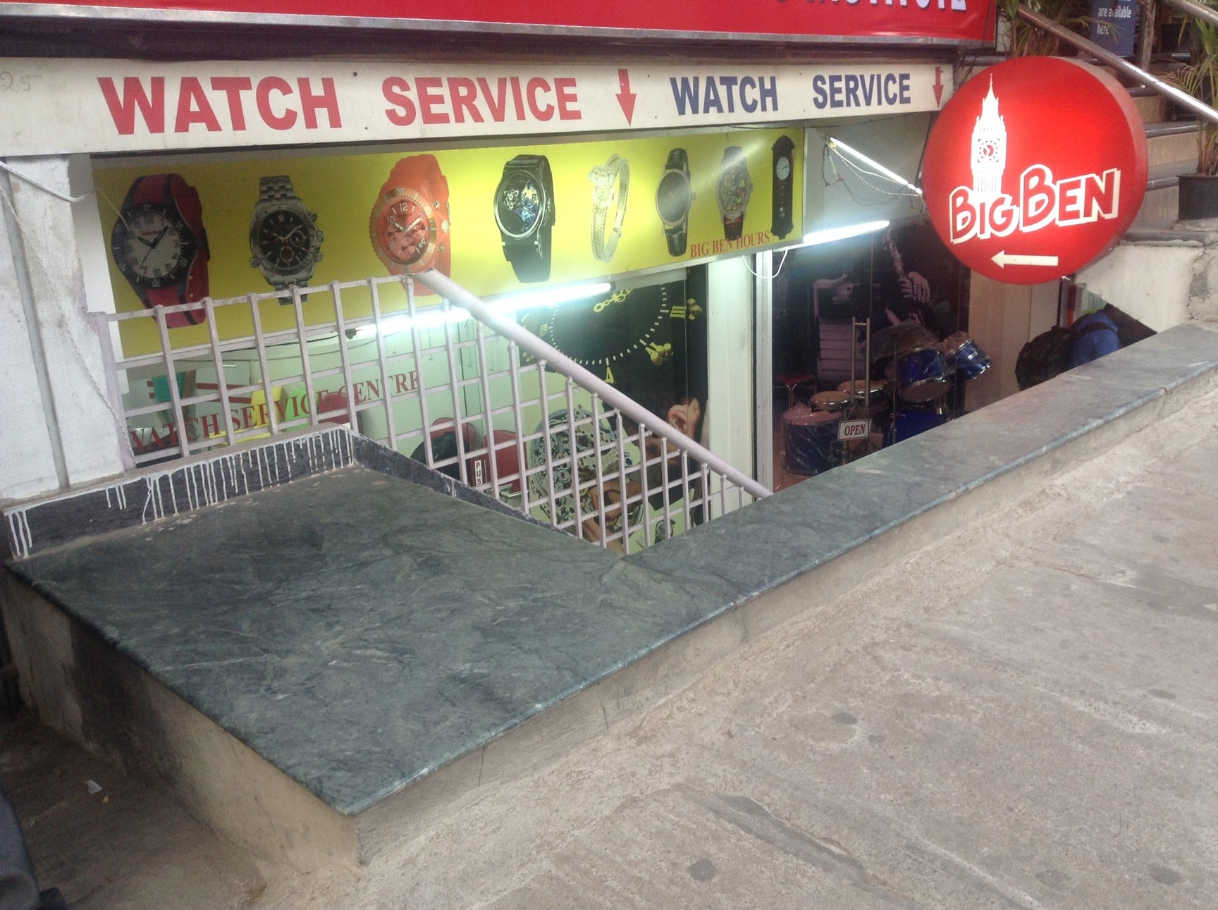 Fossil Watch Showroom In Indira Nagar 