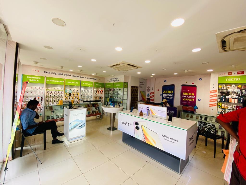 Top Head Phone Wholesalers in Bangalore हेड फ़ोन व्होलेसलेर्स