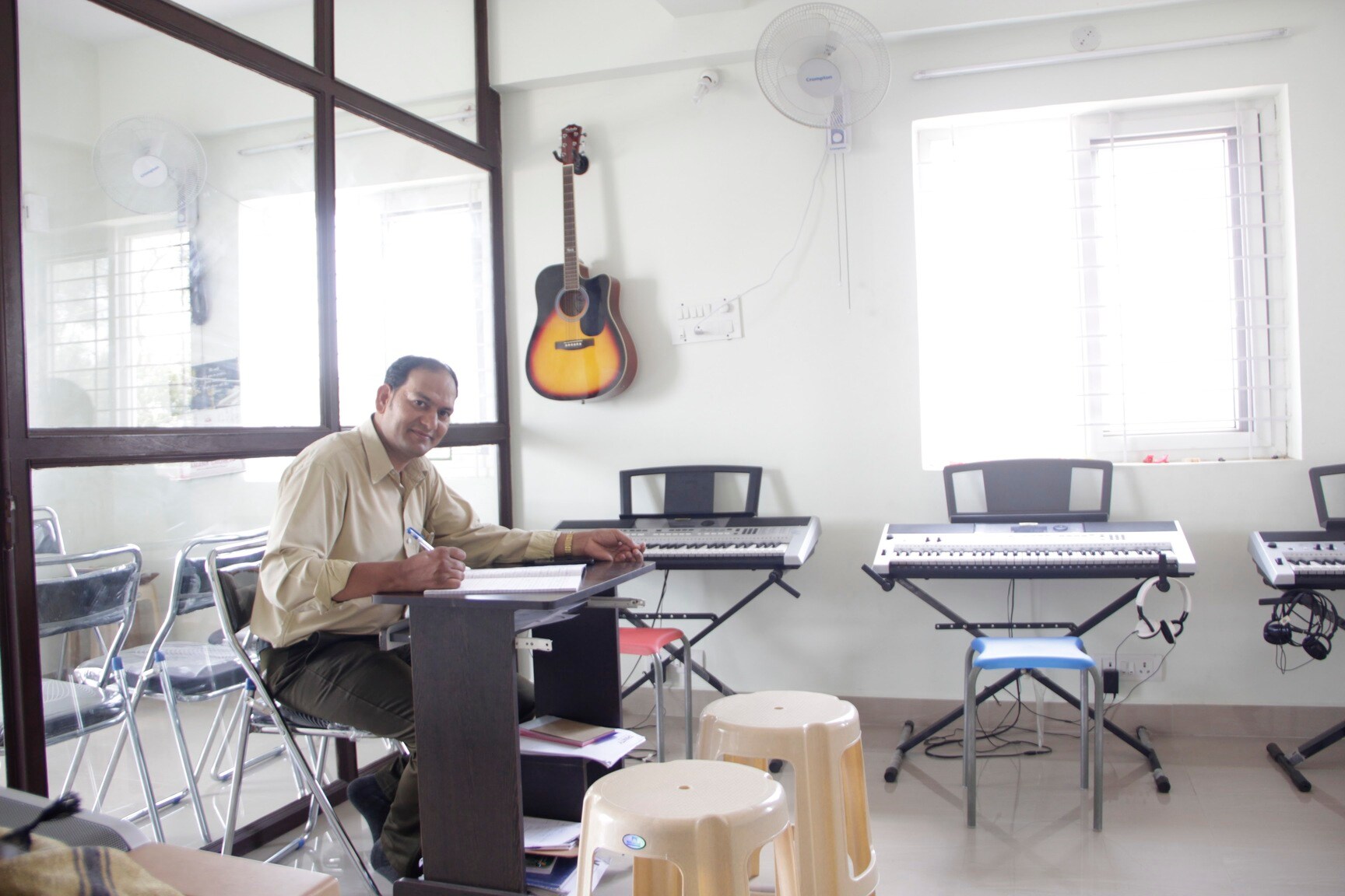 Top Music Classes For Mouth Organ in Sathya Sai Layout Best Music