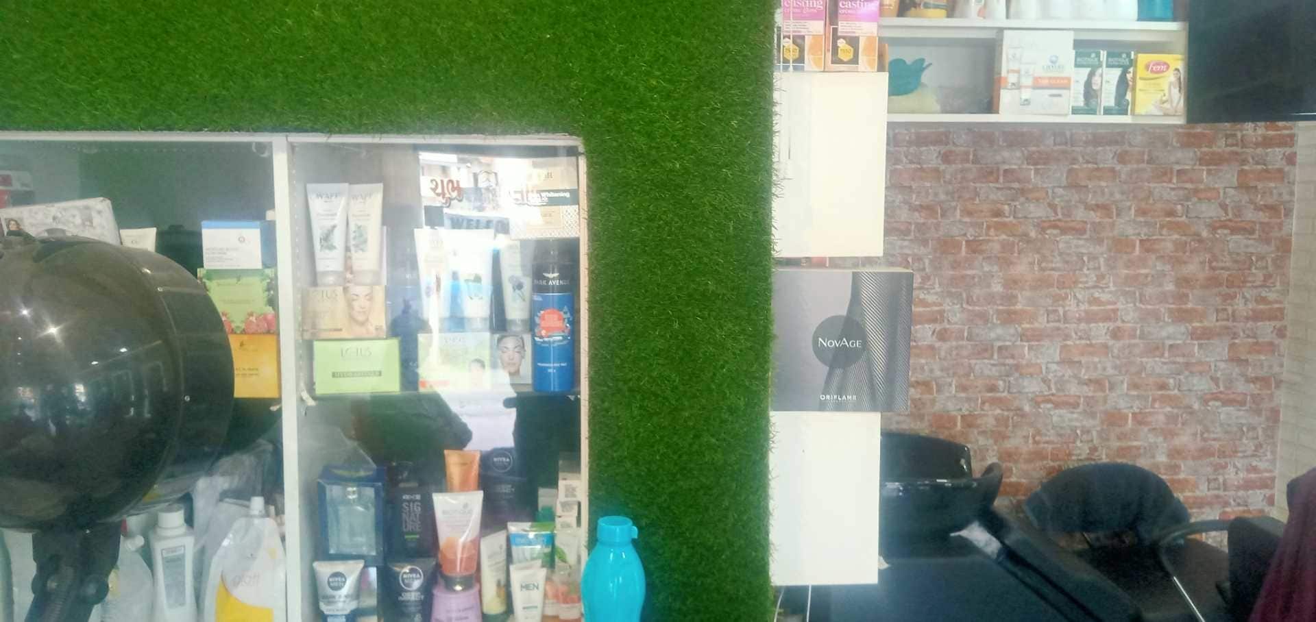 Top Unisex Beauty Parlours (economy) in Zadeshwar Road Bharuch Best