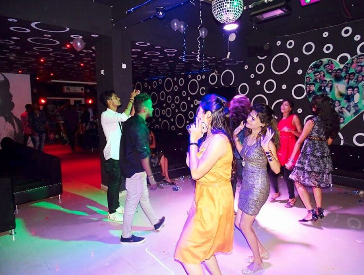 Crossroads Restaurant Supela Durg Chinese Biryani North Indian Italian Fast Food Rolls Cuisine Restaurant Justdial