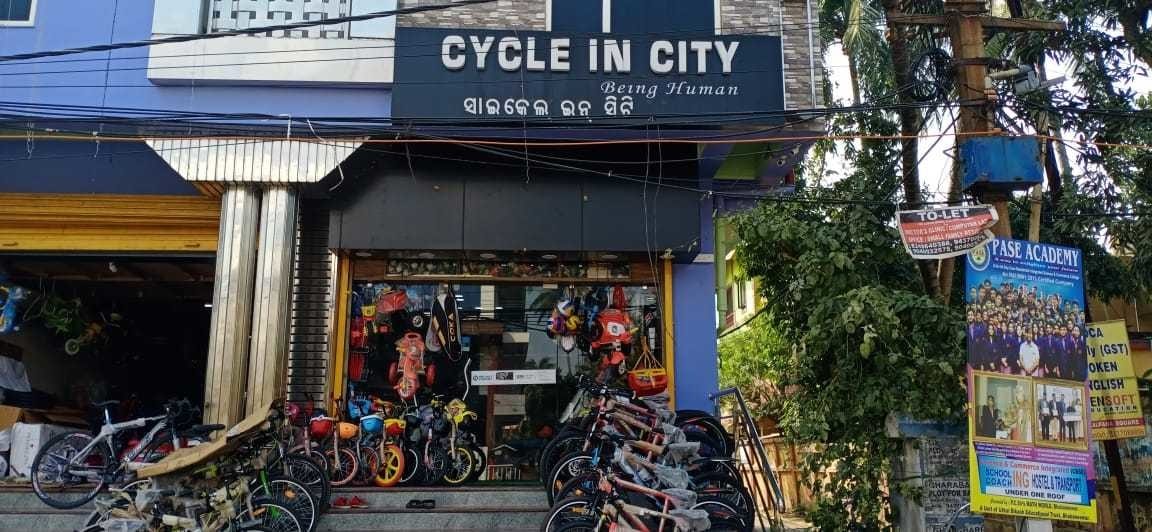 Hercules 1FK392G0050000A Black, Green Bicycle Hercules