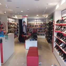 paragon chappal shop near me