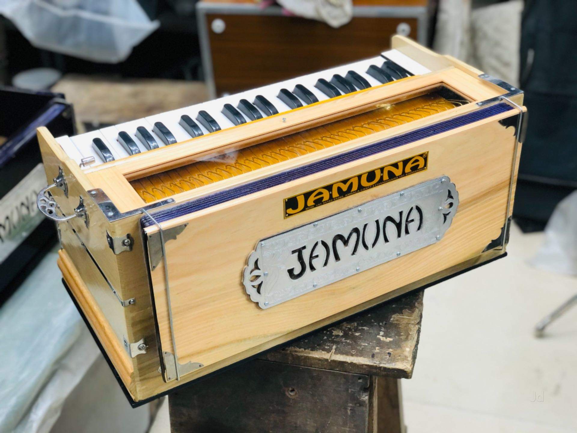 Top Music Classes For Sitar in Chandigarh Industrial Area Phase 8