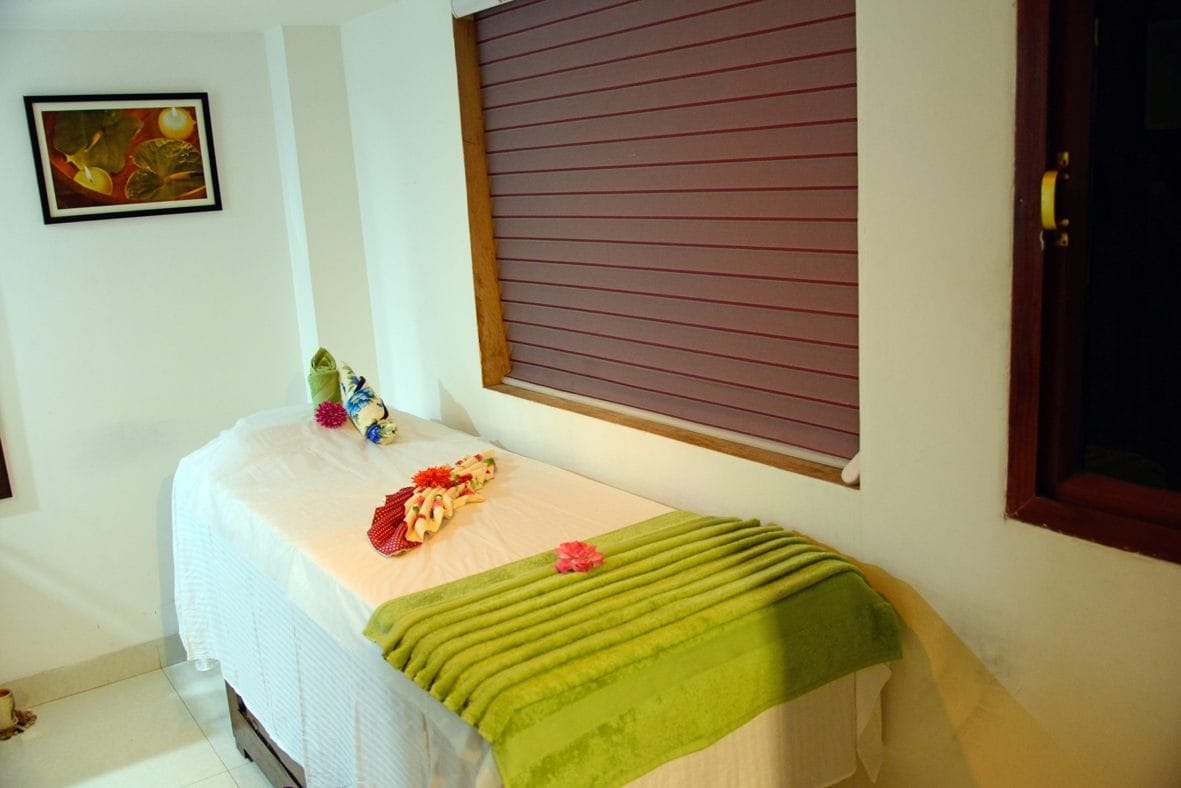 Top Body Massage Centres For Reflexo Therapy in Hallomajra Best Body