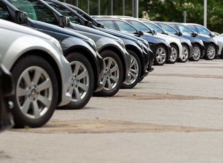 Top Toyota Innova Car Rental in Surat Best Innova Car Rental Justdial