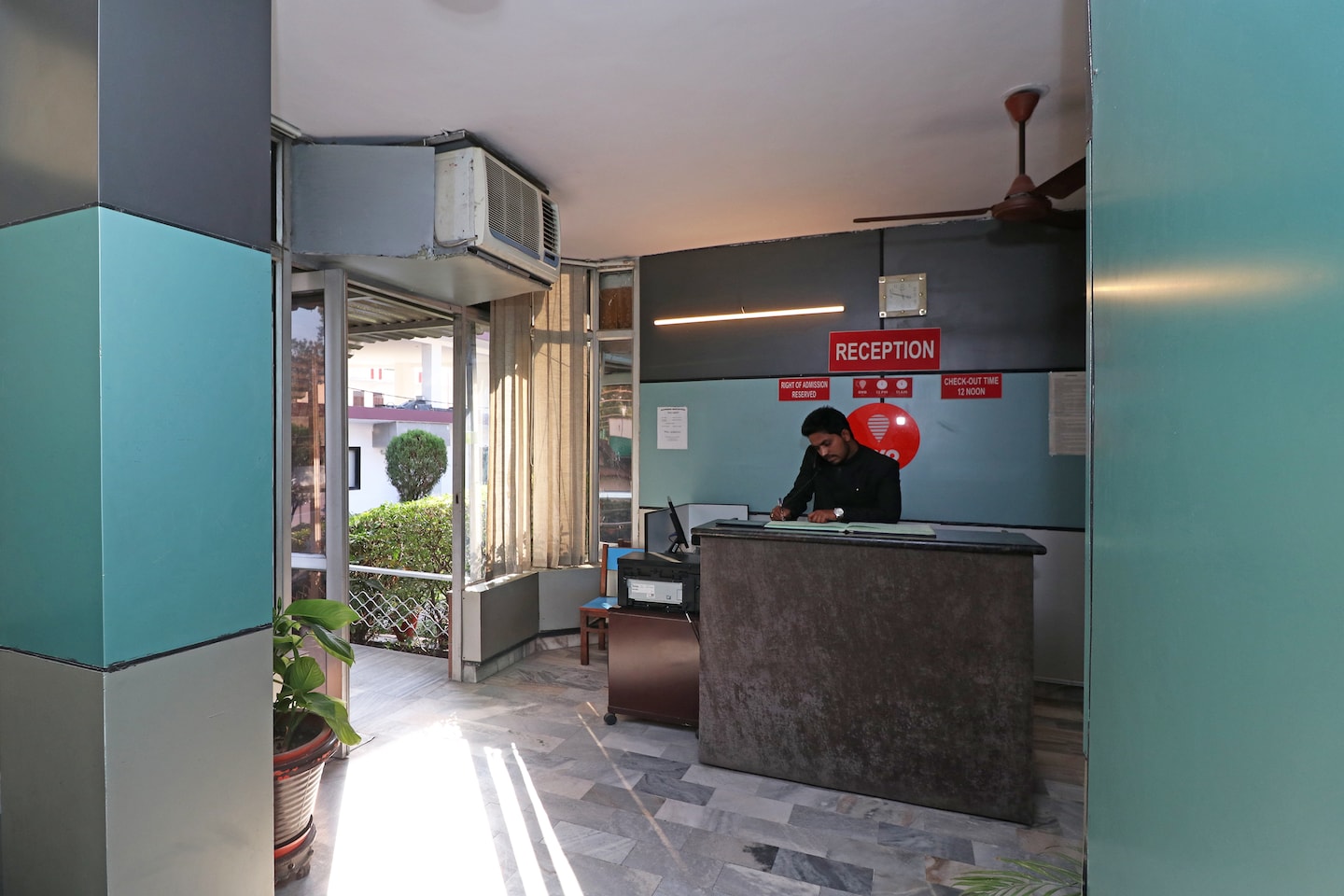 Promo  75  Off  Oyo Premium Pacific Mall Rajpur Road India Hotel H20
