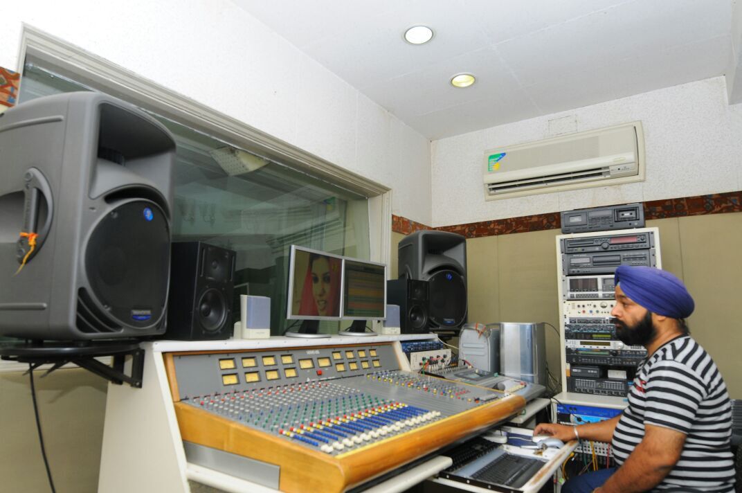 Top Audio Recording Studios in Noida, Delhi ऑडियो रिकॉर्डिंग स्टूडियोज, नॉएडा , दिल्ली near me