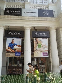 reebok showroom connaught place