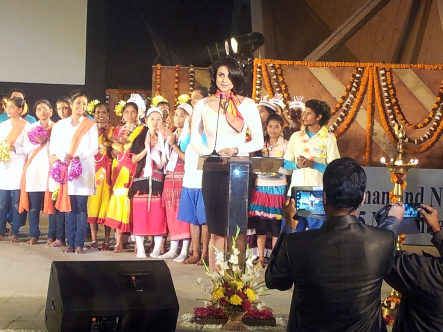 Top 50 Stage Light Hire in Delhi स्टेज लाइट हिरे, दिल्ली Best Stage