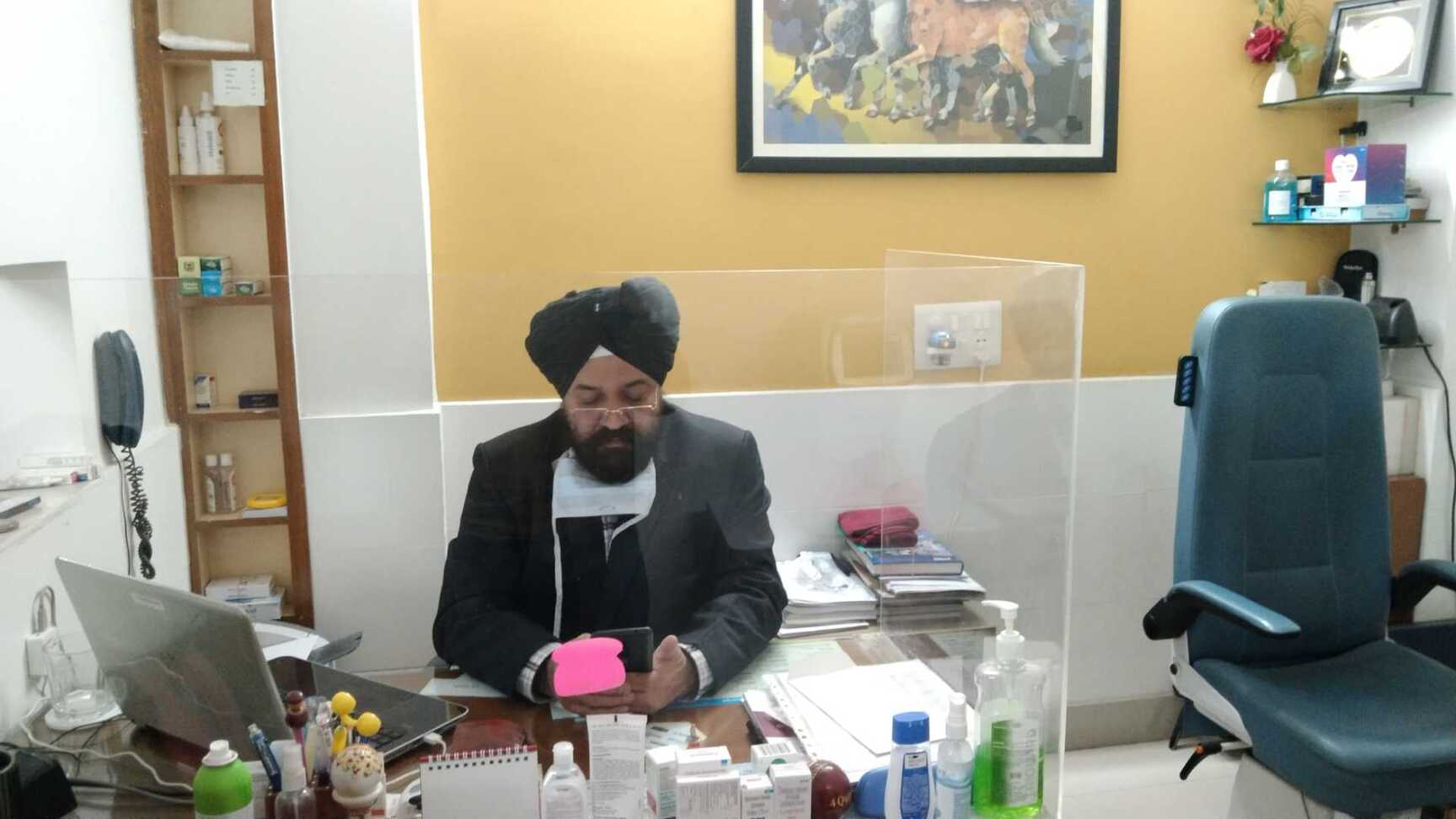 Top Computerised Eye Testing Clinics With Ayushman Bharat Pmjay Scheme in Rohini Sector 8 Best