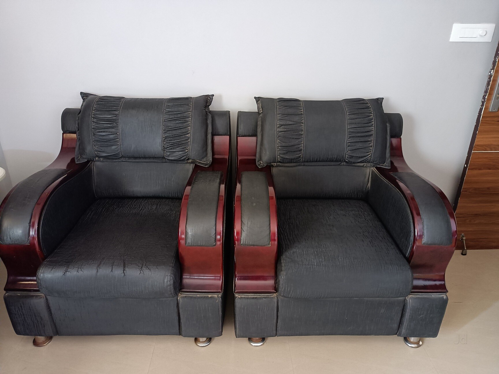 Old Sofa Set In Gurgaon Baci Living Room