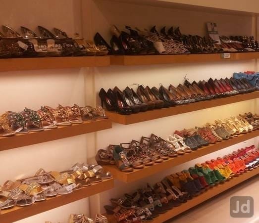 converse store in select citywalk