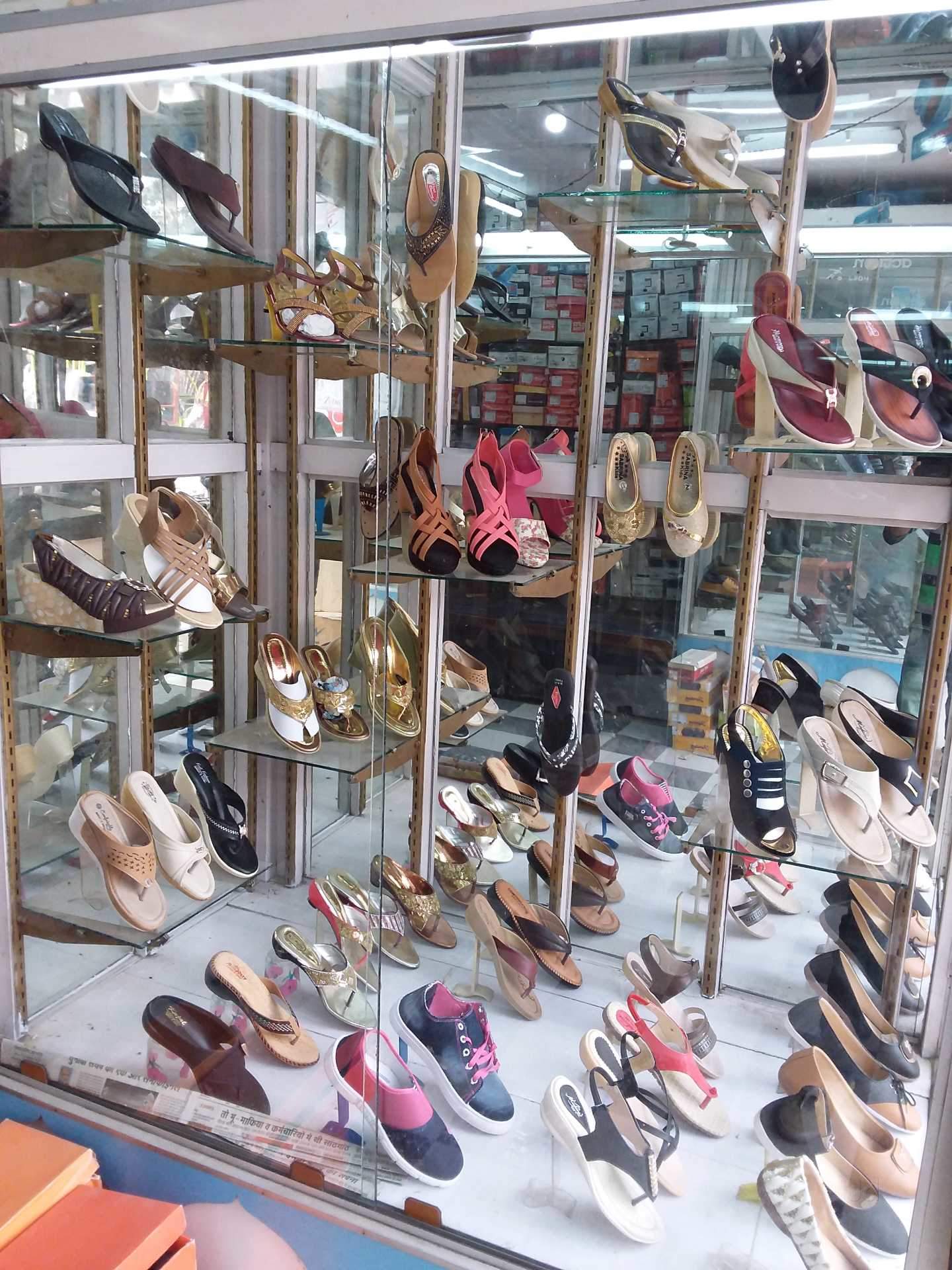 lari shoes online shopping