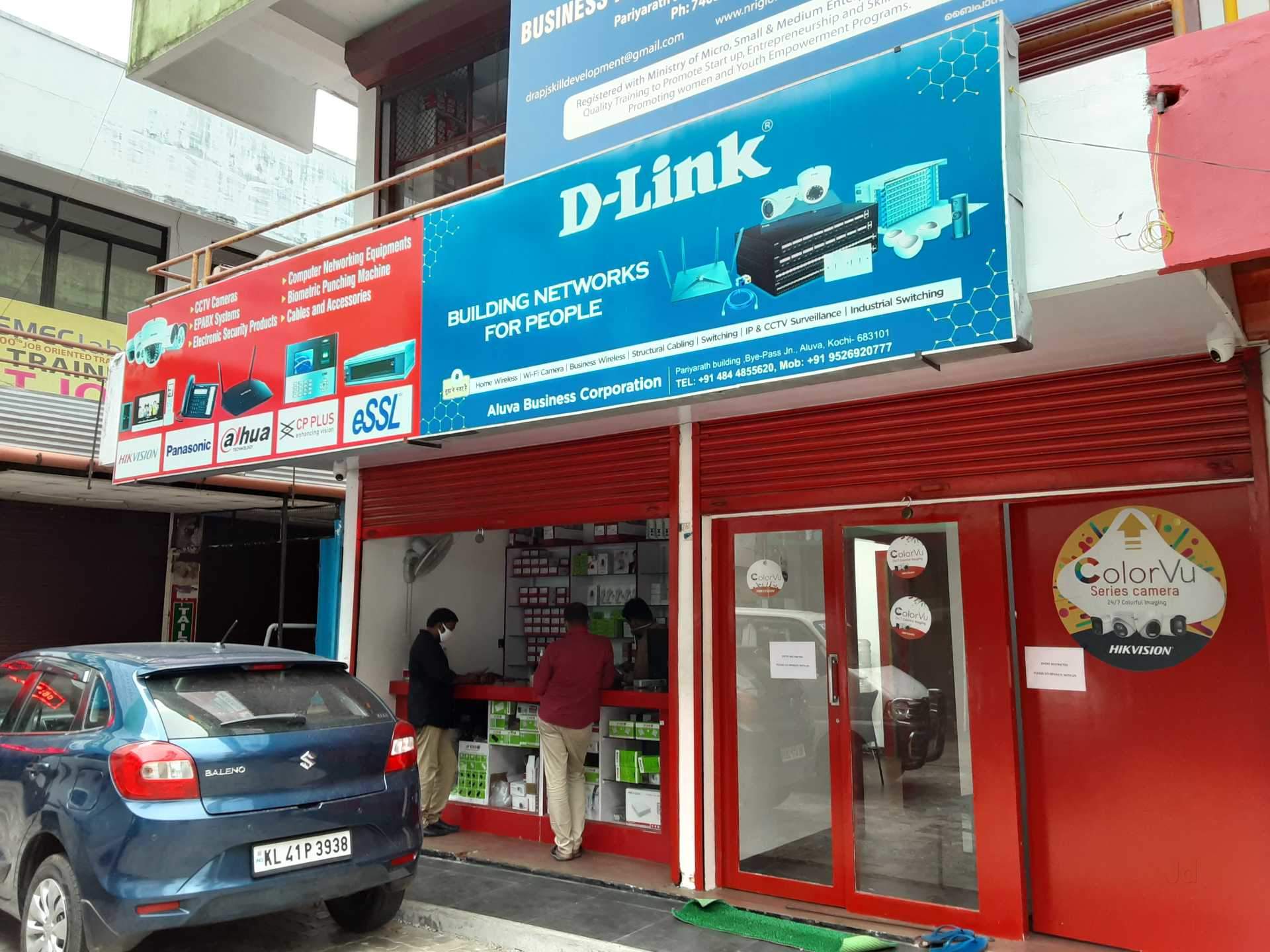 Picture of Micro Center - Computer & Electronics Retailer - Shop Now