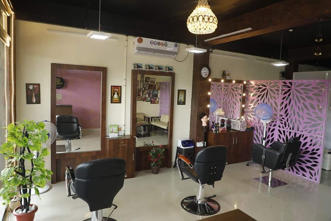 Vanitha Tenis Professional Beauty Parlour Varapuzha Beauty