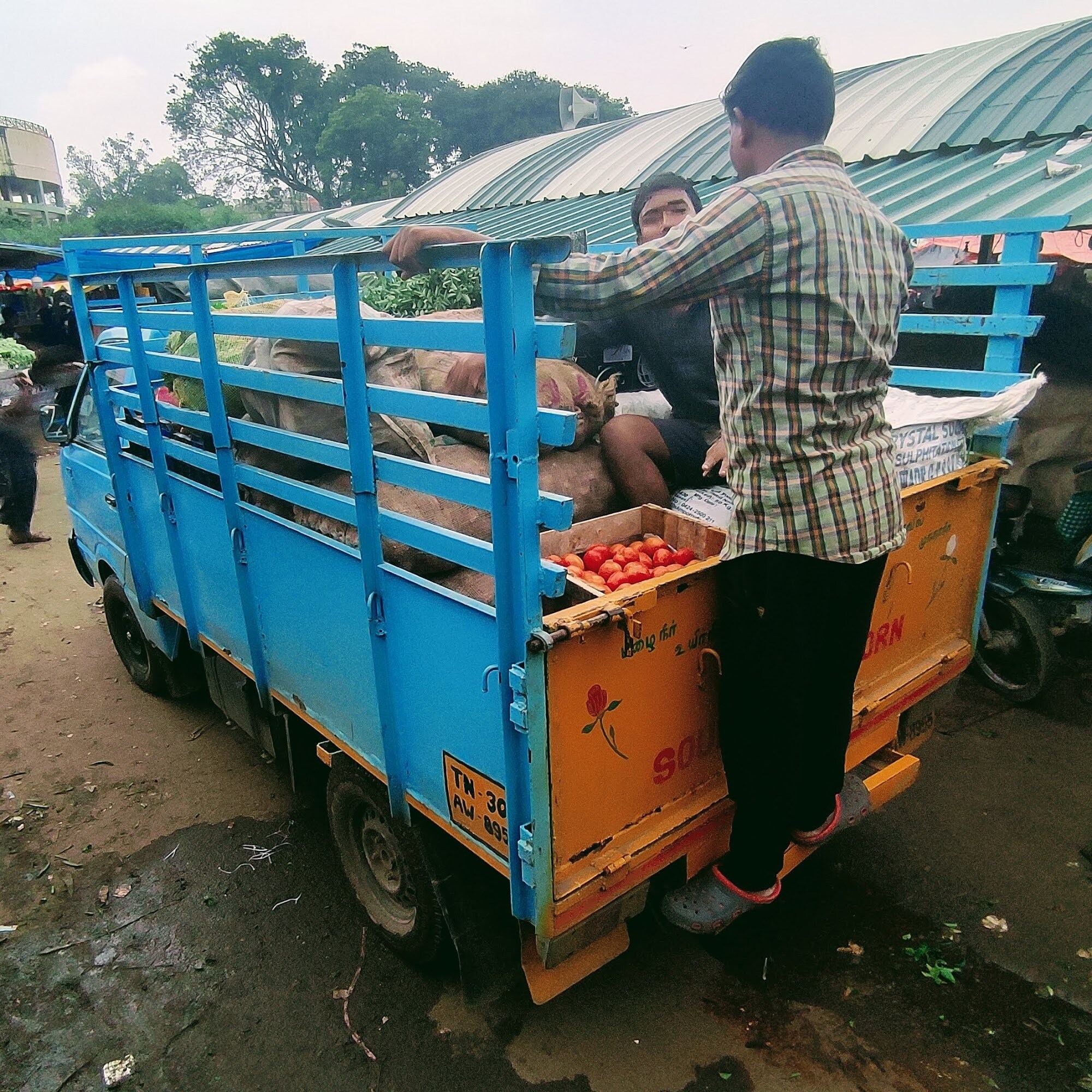 Catalogue S.M.P Vegetables Market in Voc Park Approach Road , Erode