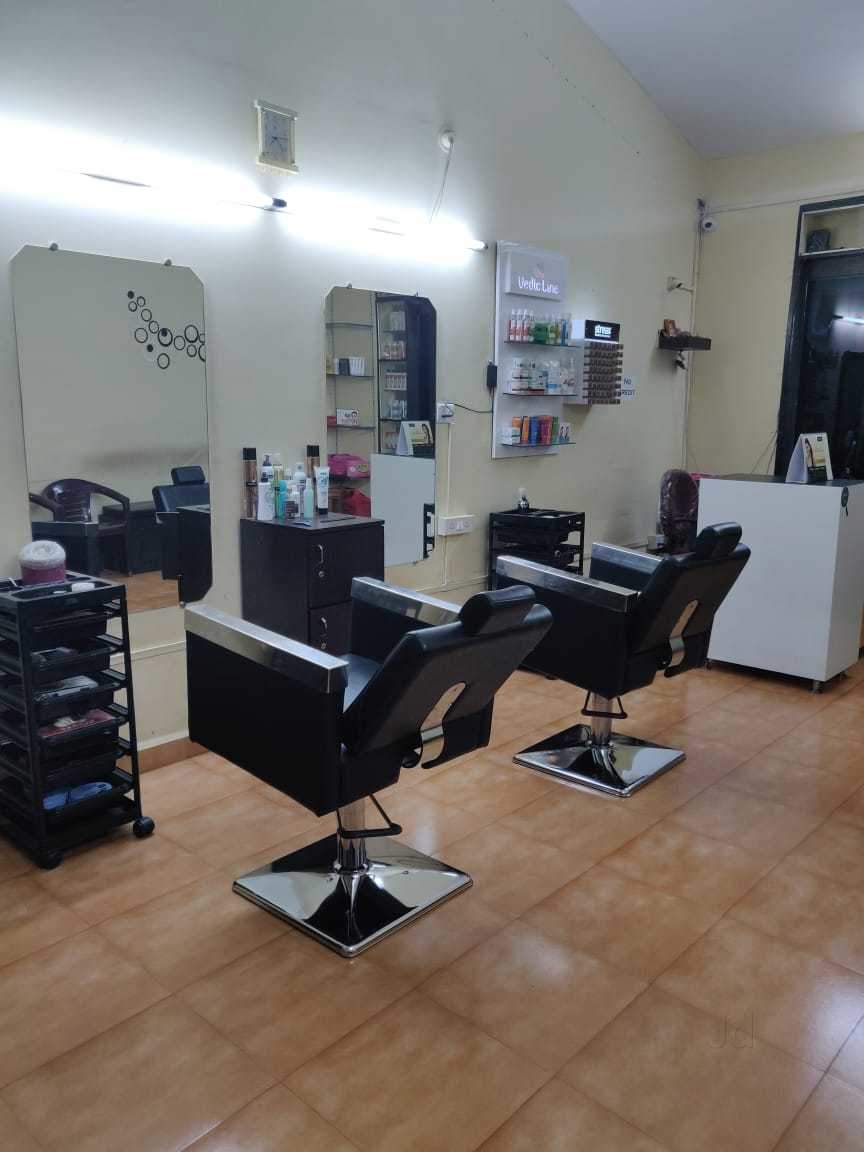 Reborn Men S Hair Cutting Saloon Honda Beauty Spas In Goa