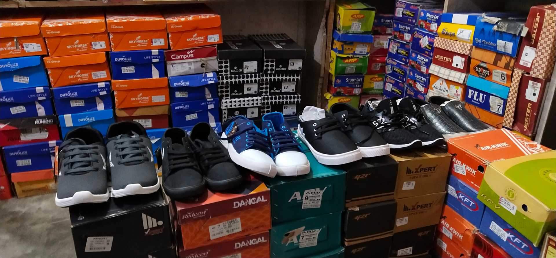 durolite sports shoes