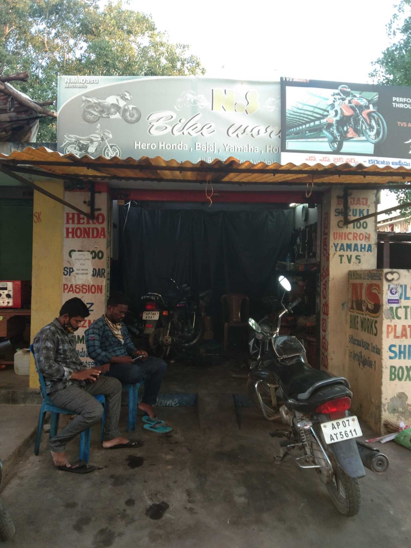 Top Honda Cb Twister Motorcycle Repair & Services in Labbipet Best