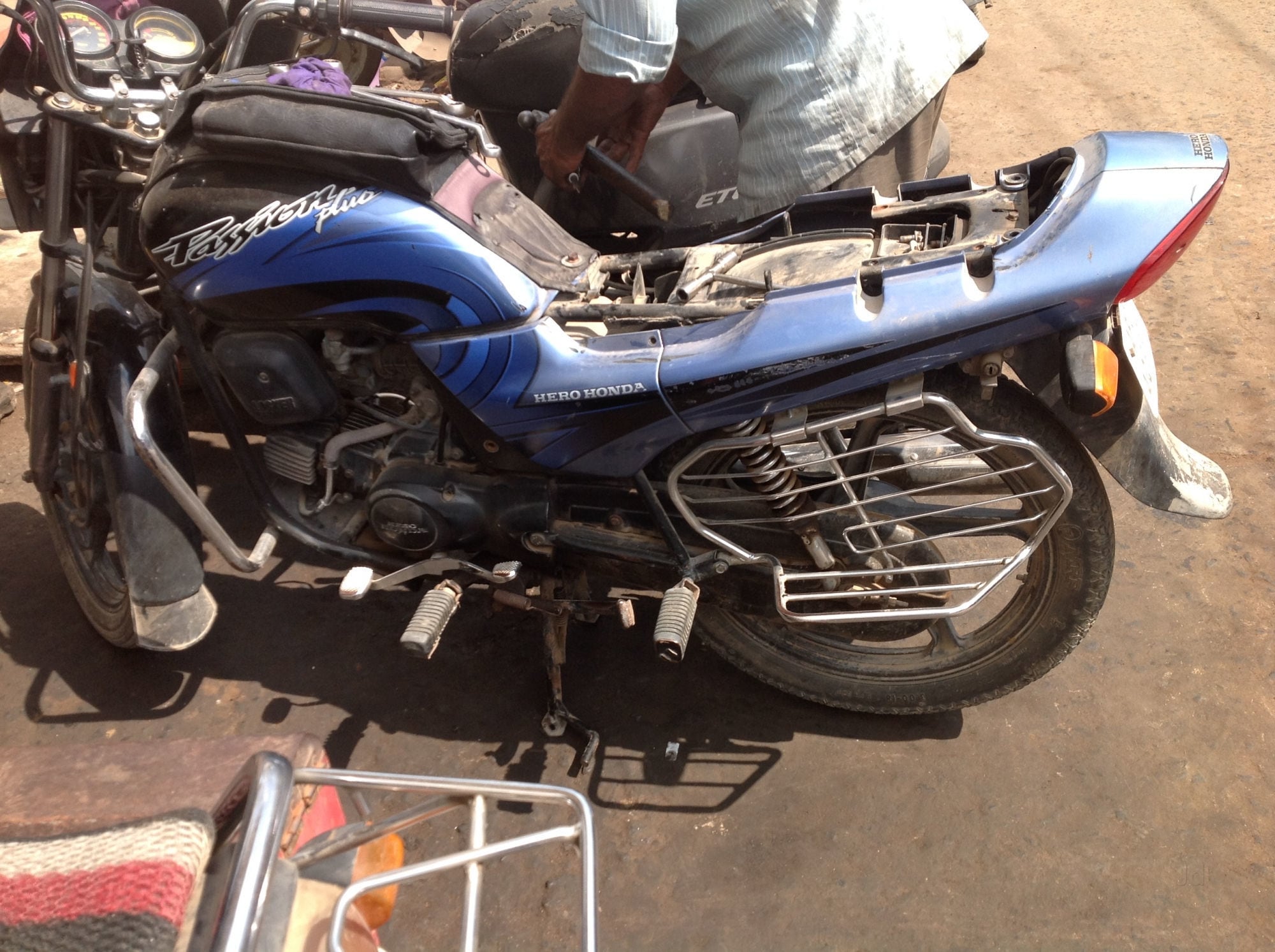 Top Honda Cb Twister Motorcycle Repair & Services in Labbipet Best