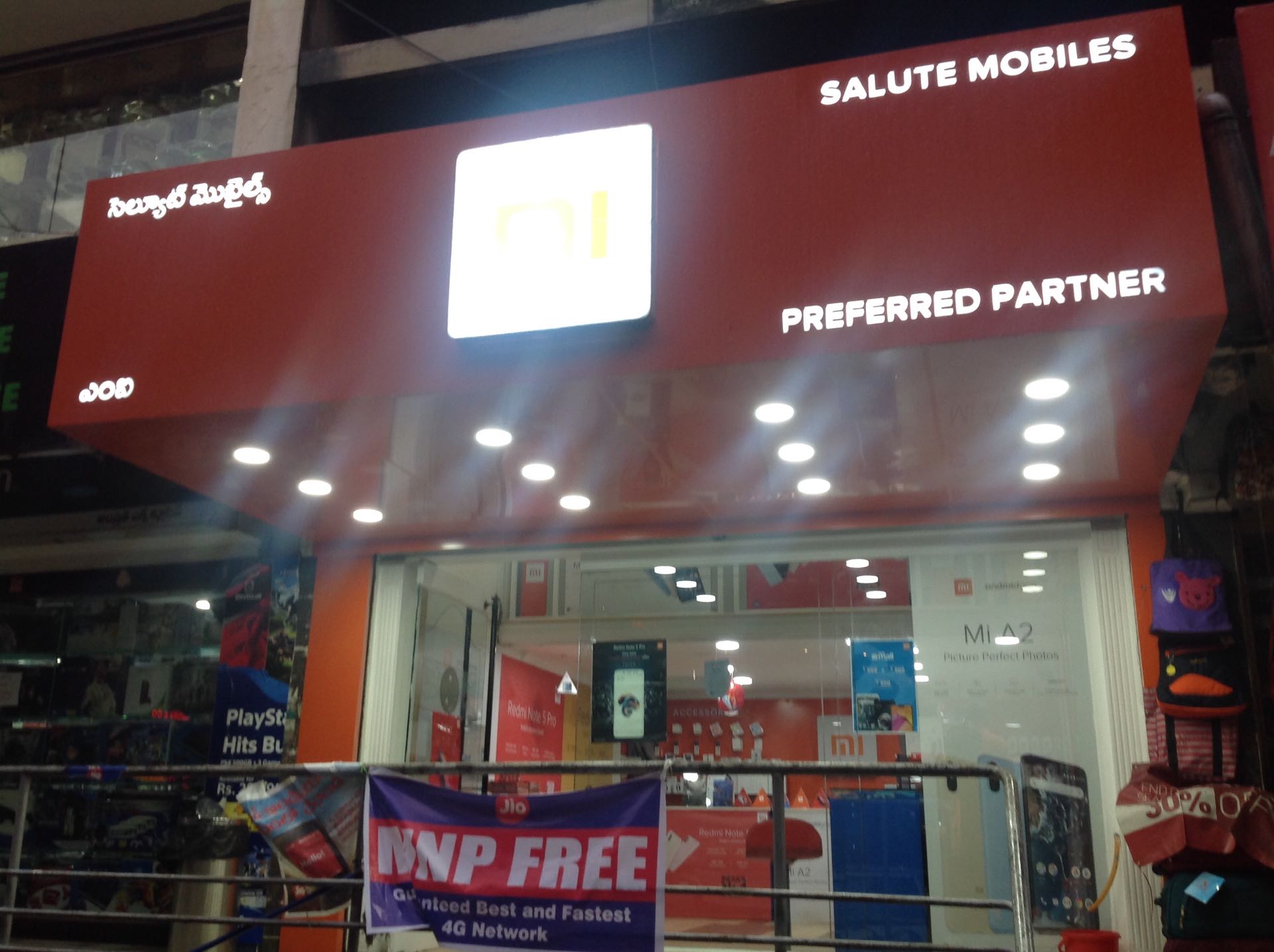 fast track sunglasses showroom in dubai