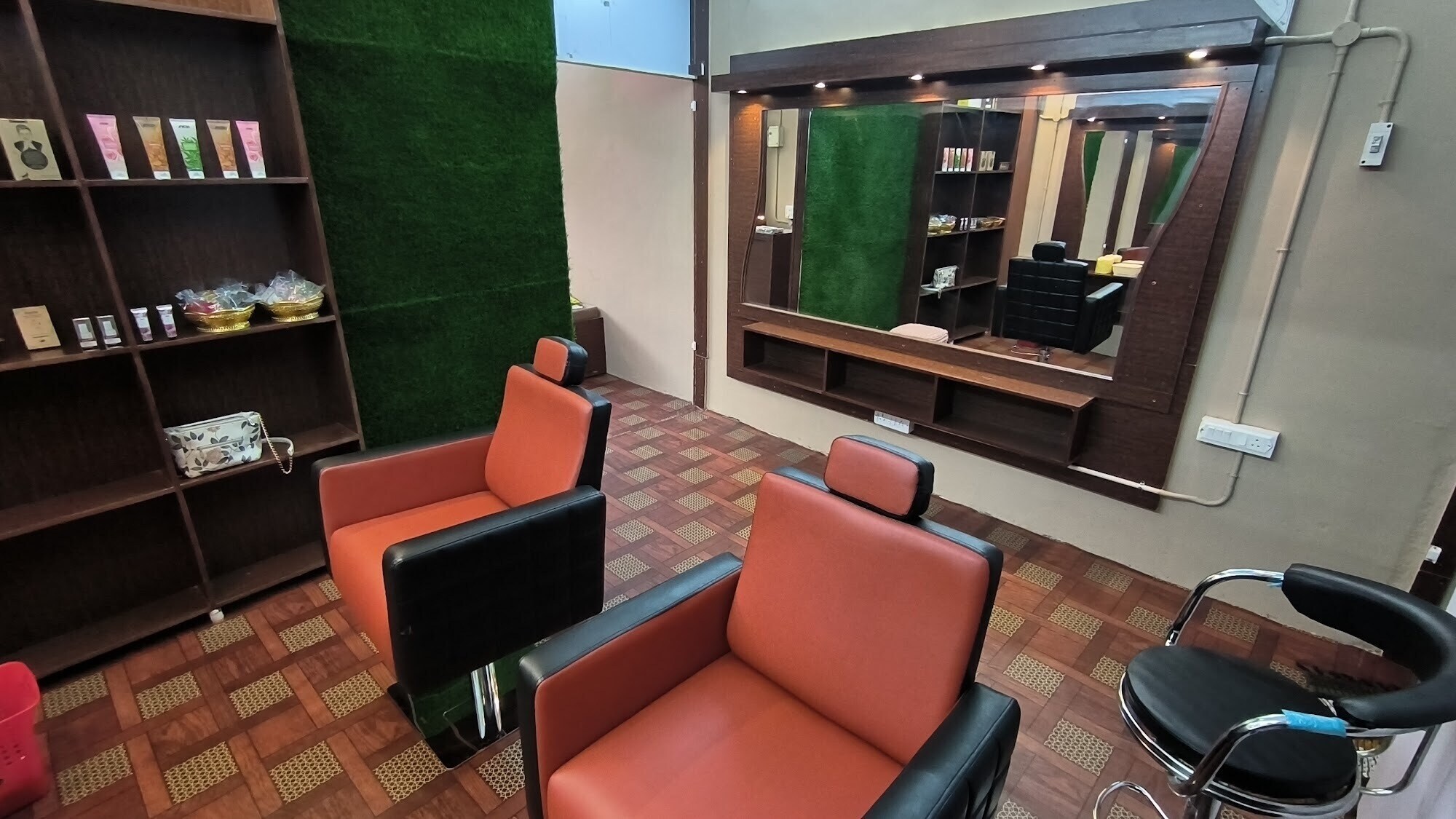 Top Beauty Parlours For Hair Cut in Kattappana,Idukki Best Ladies Beauty Parlours For Hair Cut
