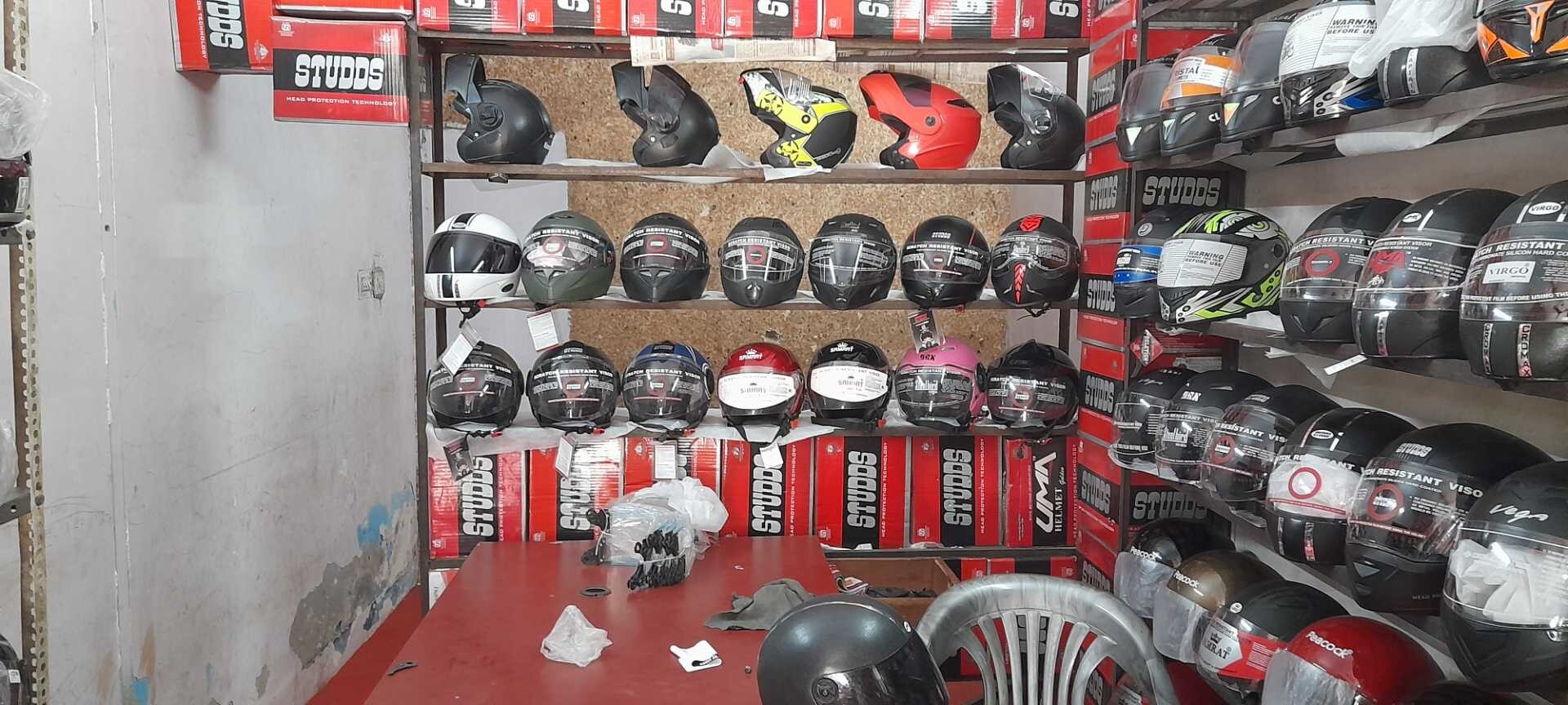 Arrow R Isaac Vinales Matt Helmet Price Starting From Rs 11,750