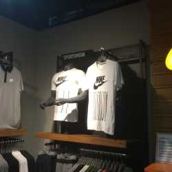 nike store near me