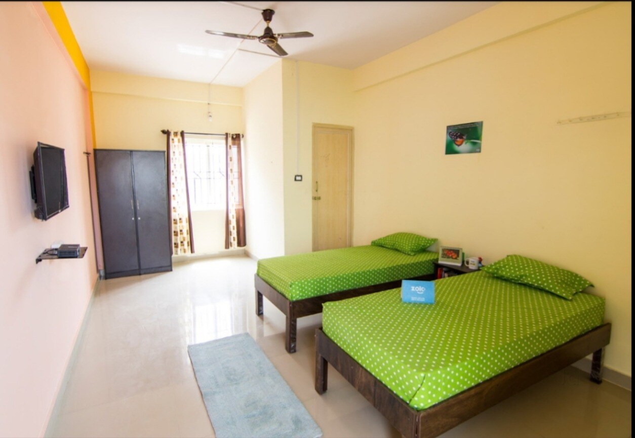 Om Pg Rooms Photos, Airport Road, Jamnagar Pictures & Images Gallery