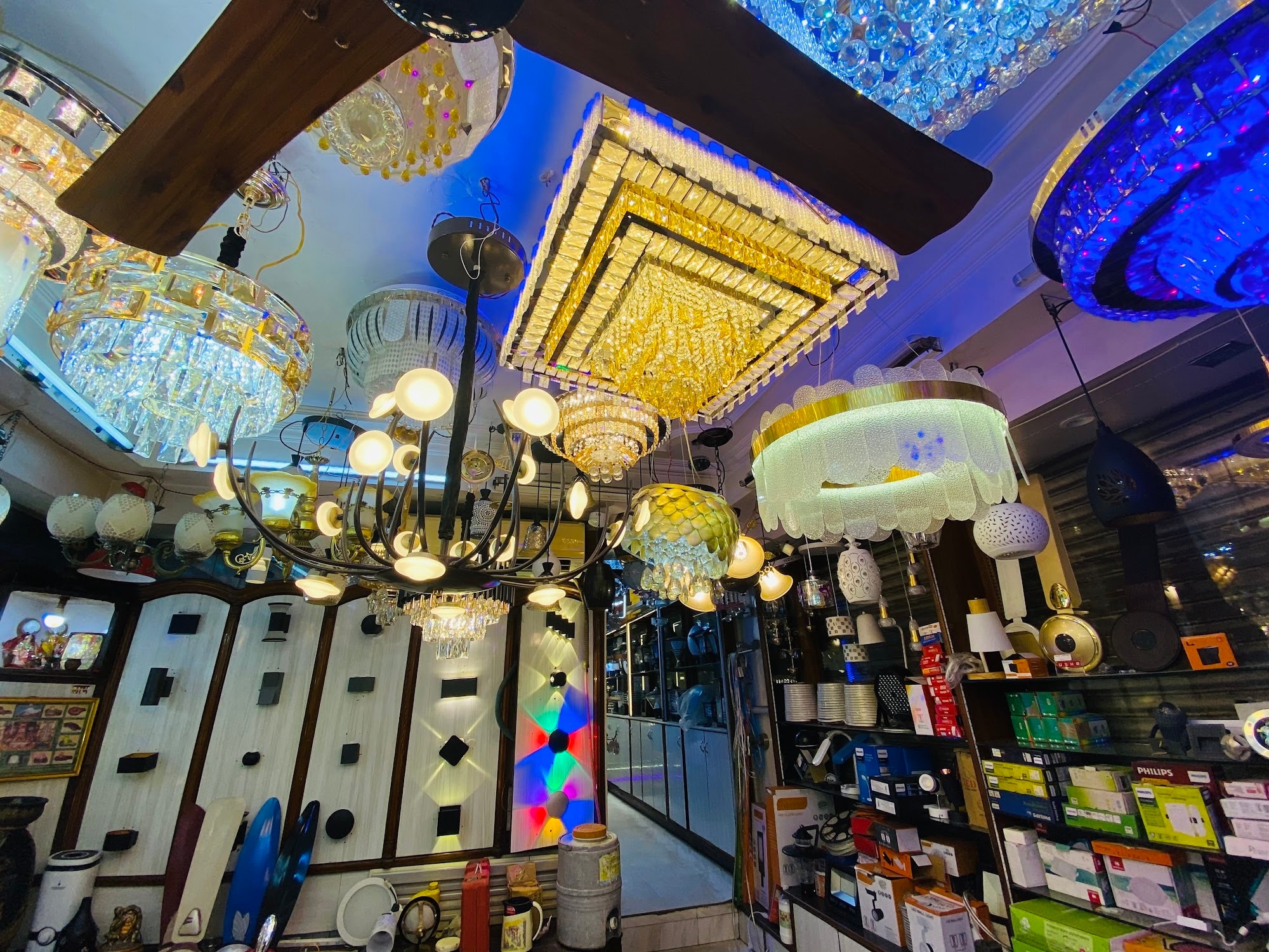 Hall Jhumar Price Starting From Rs 45,000/Pc Find Verified