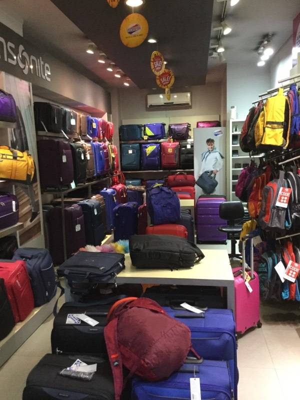 american tourister showroom near me