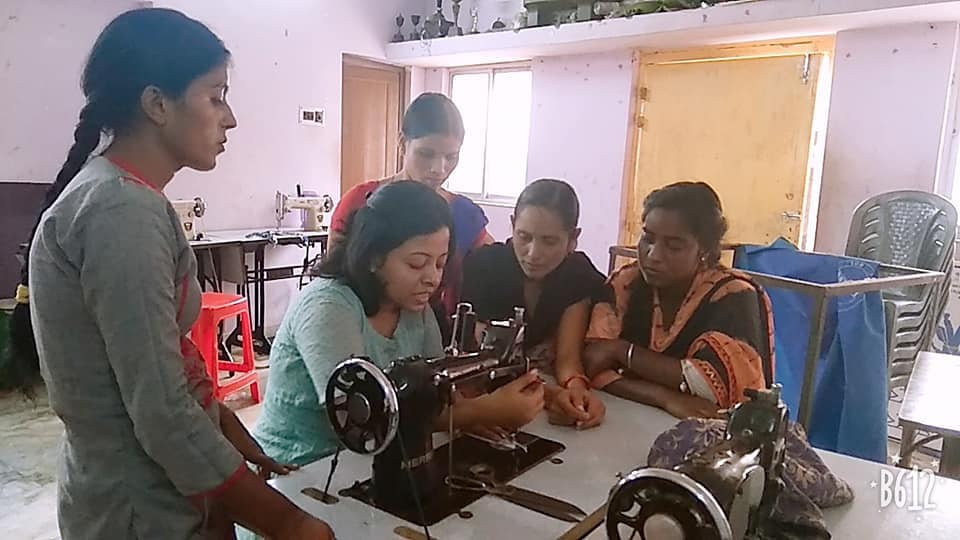Sewing Machine in Kolkata - Durable, Efficient & Versatile - Justdial  Verified