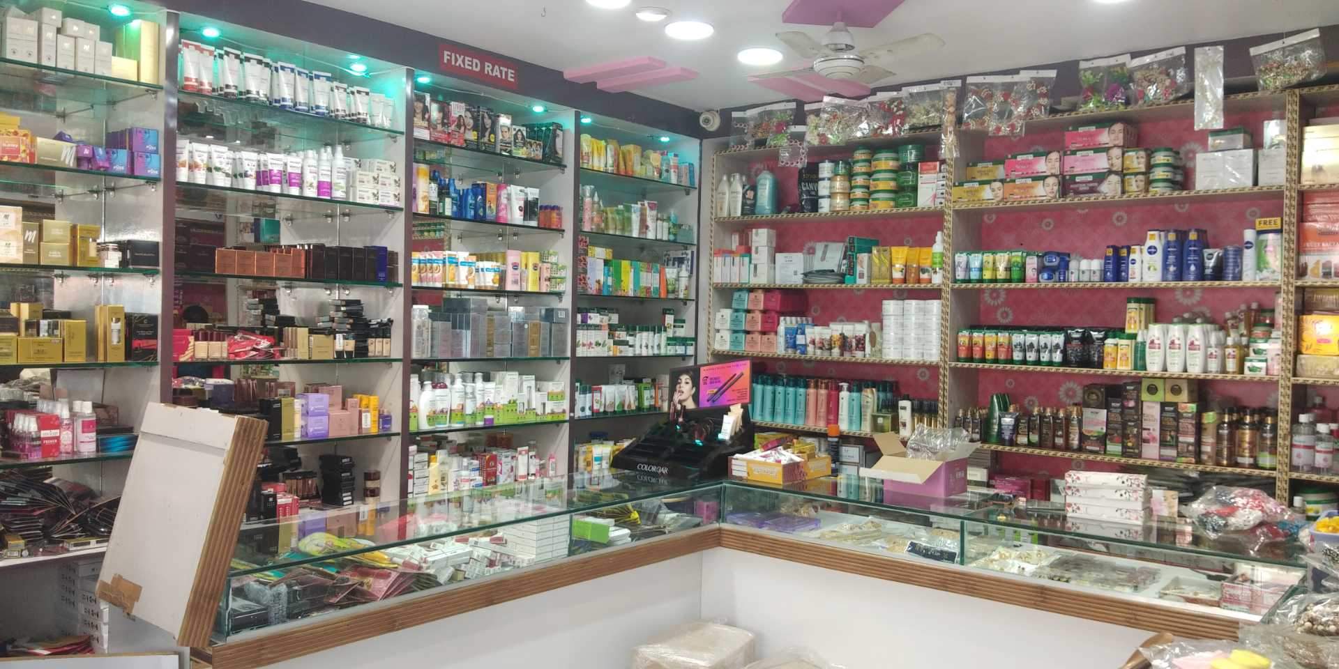 Black Beauty Parlour Chair in Hyderabad Elegant, Comfortable