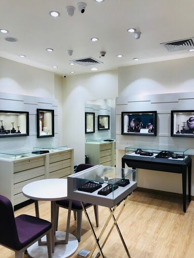 caratlane boring road