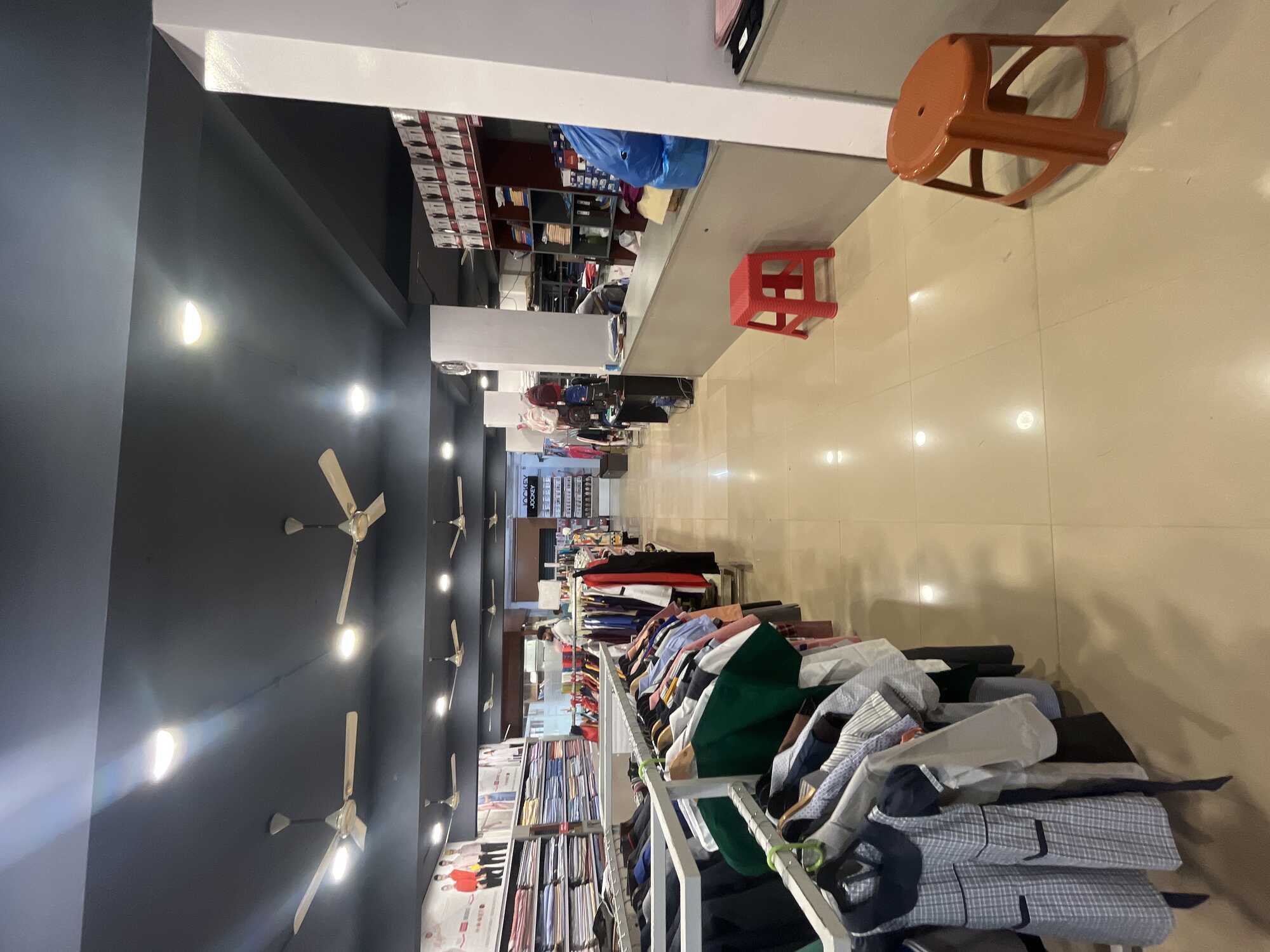 Printed Black Sarees Price Starting From Rs 1,000/Pc Find