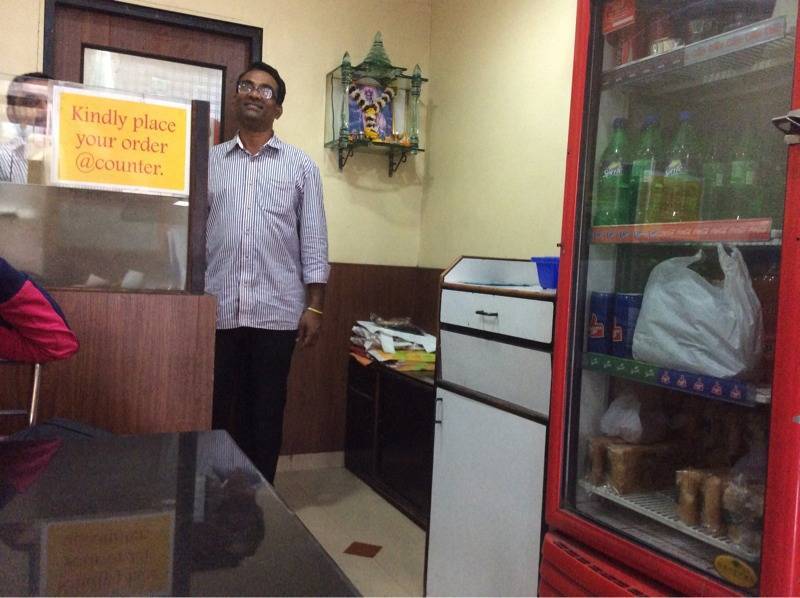 Find list of Smokin' Joe's Pizza Outlets in Juhu NagarVashi Smokin