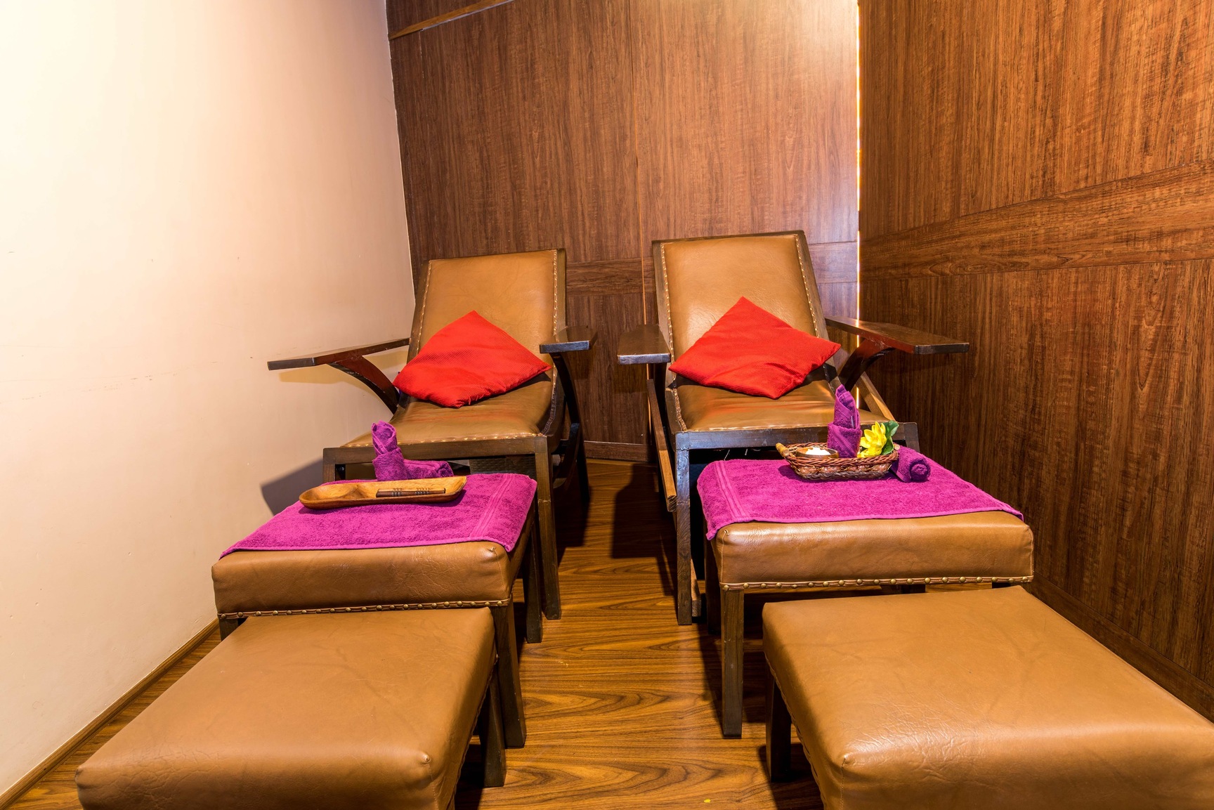 Top Foot Massage Centres in Juhu Best Foot Spas Mumbai near me Justdial