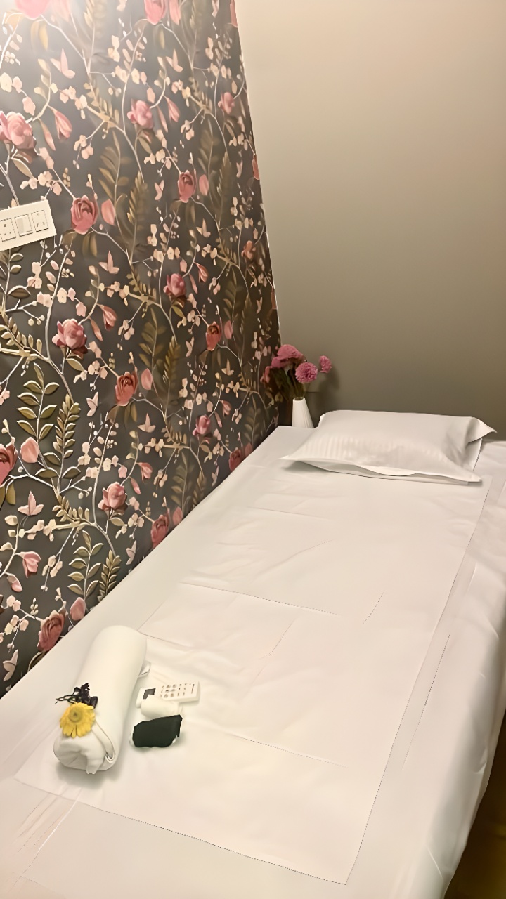 Top Foot Massage Centres in Juhu Best Foot Spas Mumbai near me Justdial