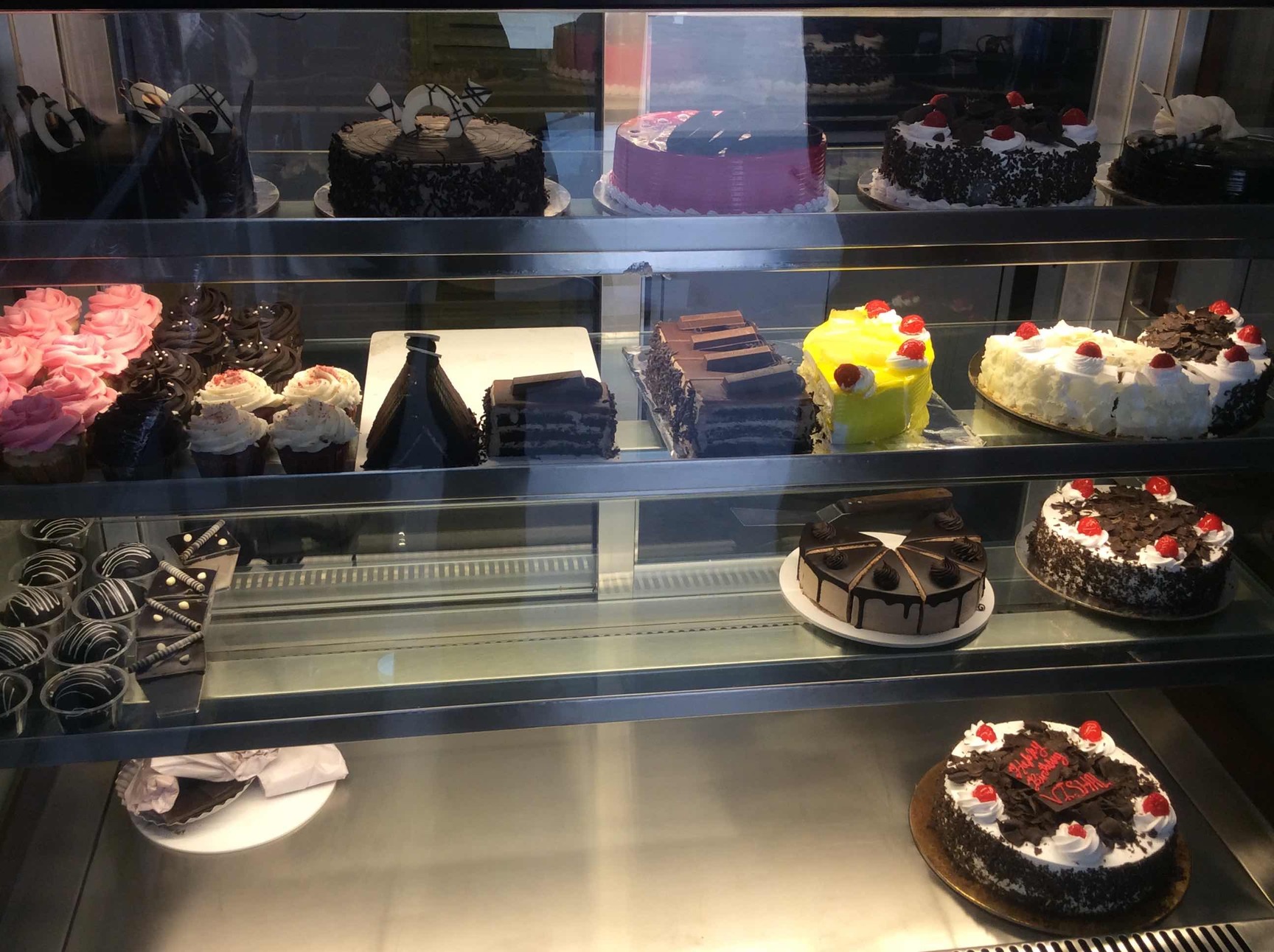 Aggregate more than 145 cake tree kandivali lokhandwala best