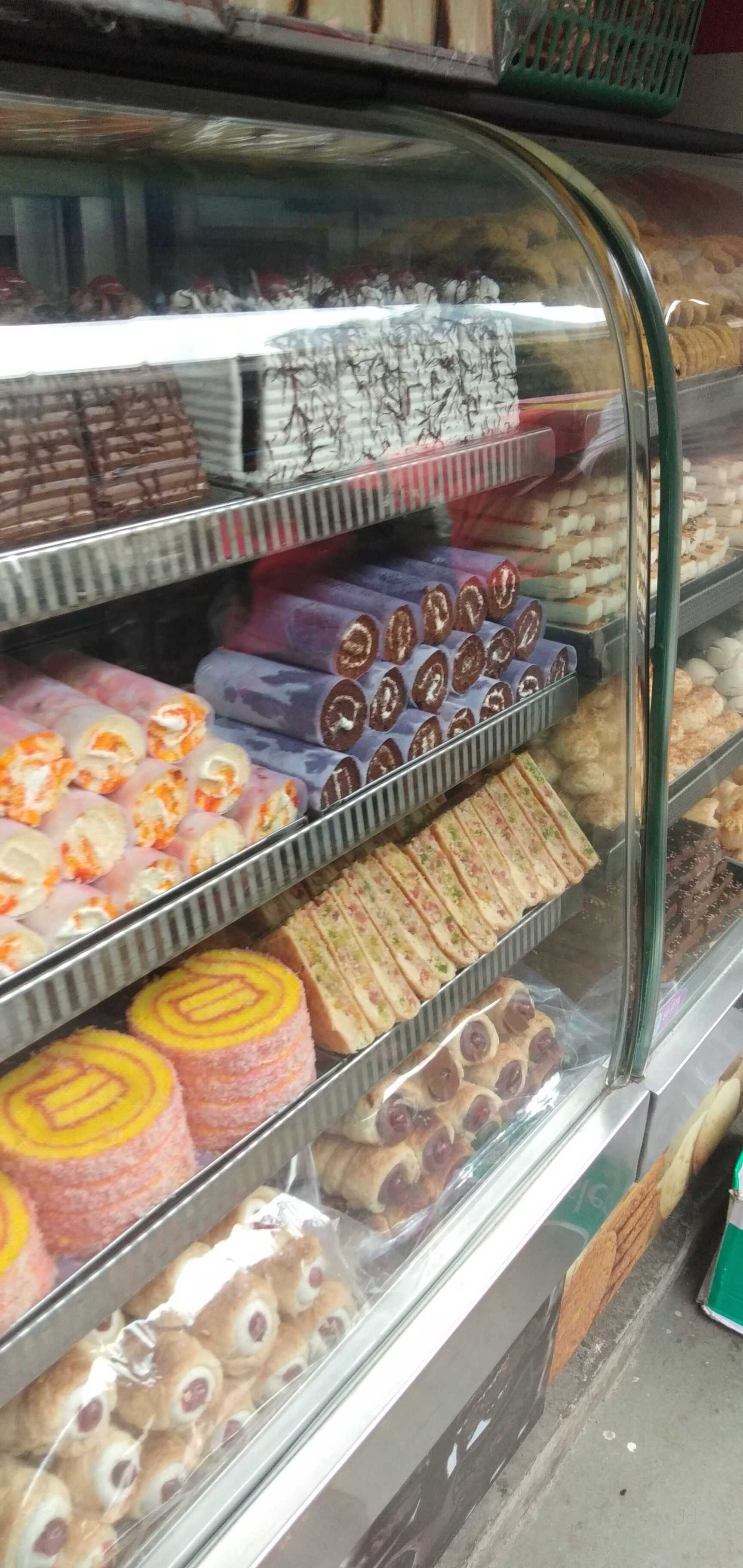 Cake Shop In Phoenix Mall Lower Parel - GreenStarCandy