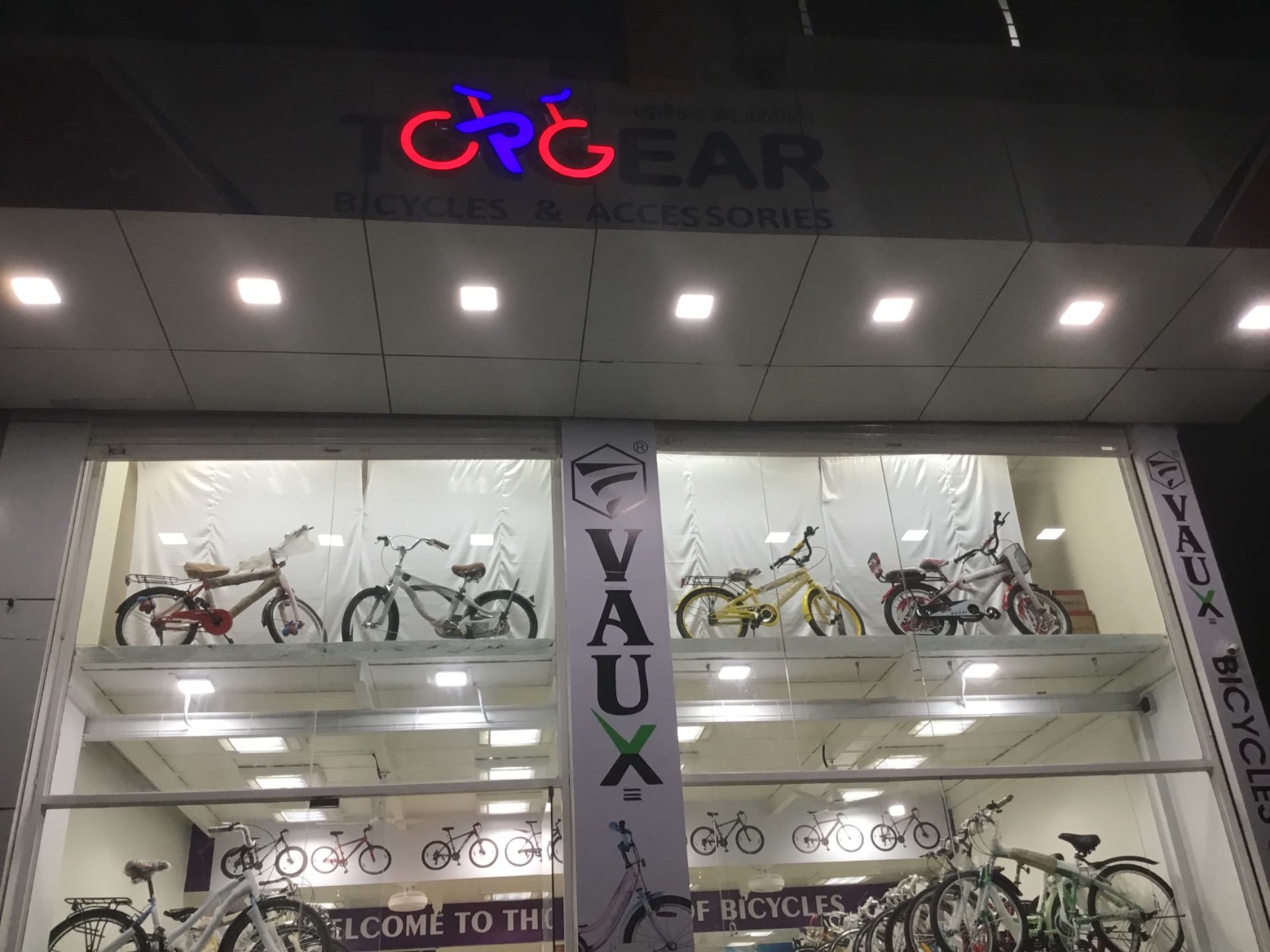 FIREFOX Axxis 26 Red, Black Pedal Cycle FIREFOX Axxis 26 Red