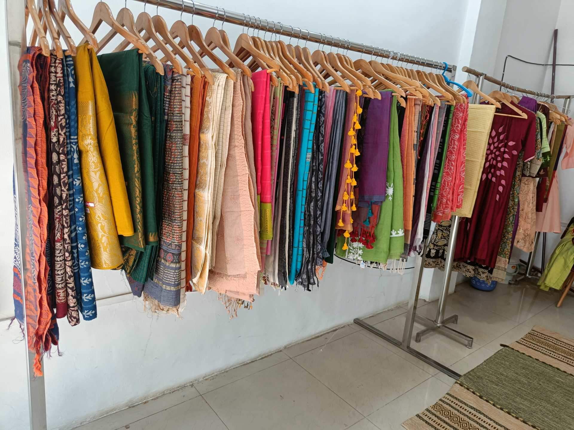 Beauty Parlour Uniform Price Starting From Rs Find